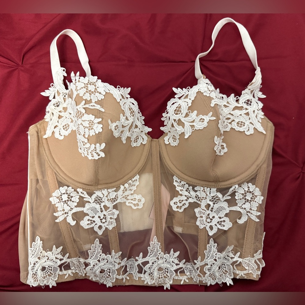 Victoria’s Secret Elegant Lace Trimmed Corset Bralette Size 36C